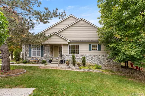 870 Calpernia #20, Wixom, MI 48393
