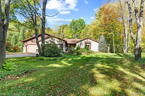 2551 Pardee Rd, Genoa, MI 48843