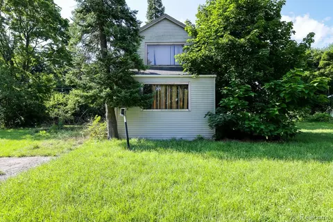 1521 W Dartmouth St, Flint, MI 48504