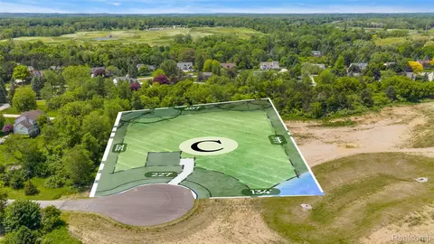 3268 Willis Dr, Rochester, MI 48306