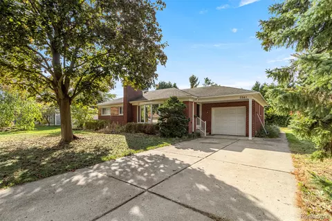 7241 Lucerne St, Dearborn Heights, MI 48127