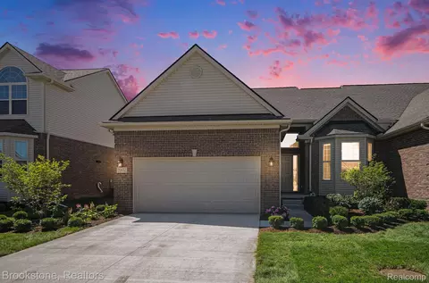 20832 Burn Dr, Macomb, MI 48044