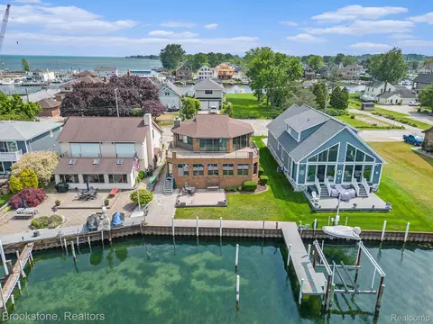 32315 N River Rd, Harrison, MI 48045