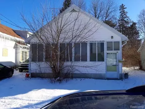 2506 Arlington Ave, Flint, MI 48506