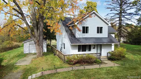 12215 Ray Rd, Ortonville, MI 48462