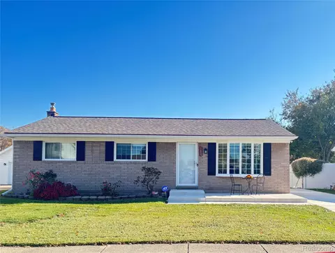 27635 Weddel Ave, Brownstown, MI 48183