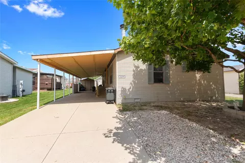 23279 Crystal Dr, Clinton Township, MI 48036