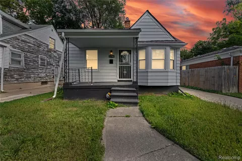 11706 Auburn St, Detroit, MI 48228