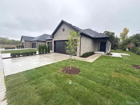 21963 Deer Brook Dr #1, Southfield, MI 48075