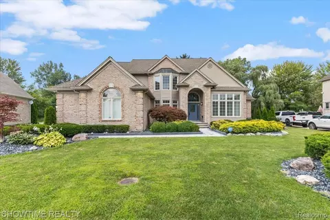 53650 Cherrywood Dr, Shelby Township, MI 48315