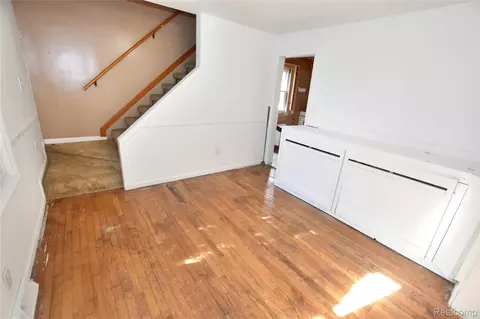 Living - 8107 E Bristol Rd, Davison, MI 48423 photo 4 of 4