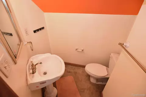 Bath - 8107 E Bristol Rd, Davison, MI 48423 photo 2 of 2