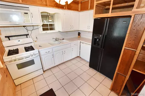 Kitchen - 8107 E Bristol Rd, Davison, MI 48423 photo 1 of 1