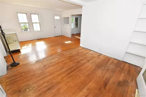 Living - 8107 E Bristol Rd, Davison, MI 48423 photo 1 of 4