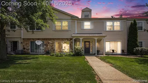 833 Bloomfield Village Blvd #A, Auburn Hills, MI 48326