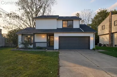 5696 Huntington Ct, Ypsilanti, MI 48197