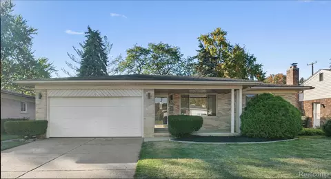 33695 Shelley Lynne Dr, Sterling Heights, MI 48312