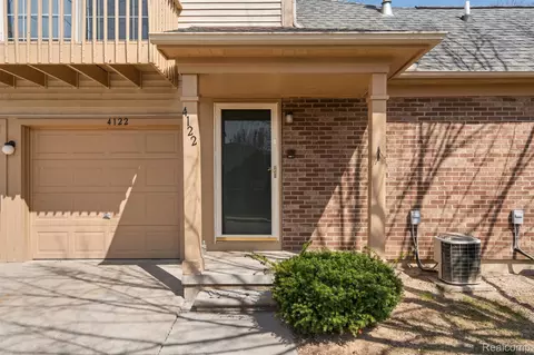 4122 Stonebridge, Holly, MI 48442