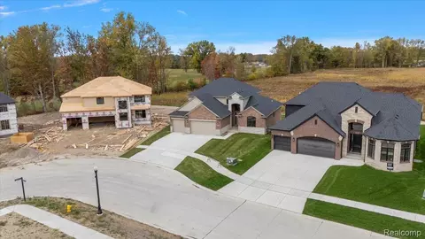View/Area - 23947 Sawgrass Dr, Macomb, MI 48042 photo 3 of 13
