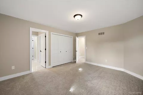 Bedroom - 23947 Sawgrass Dr, Macomb, MI 48042 photo 4 of 8