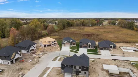 View/Area - 23947 Sawgrass Dr, Macomb, MI 48042 photo 8 of 13