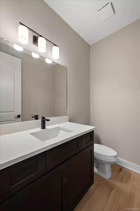 Bath - 23947 Sawgrass Dr, Macomb, MI 48042 photo 2 of 15