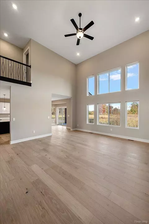 Living - 23947 Sawgrass Dr, Macomb, MI 48042 photo 2 of 8
