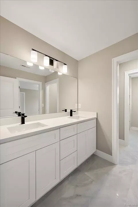 Bath - 23947 Sawgrass Dr, Macomb, MI 48042 photo 9 of 15