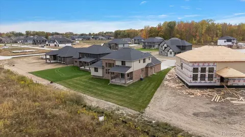 View/Area - 23947 Sawgrass Dr, Macomb, MI 48042 photo 5 of 13