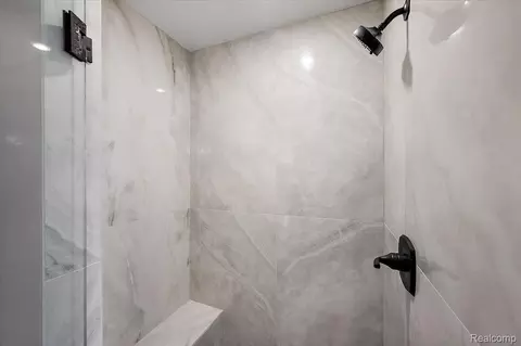Bath - 23947 Sawgrass Dr, Macomb, MI 48042 photo 14 of 15