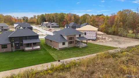 View/Area - 23947 Sawgrass Dr, Macomb, MI 48042 photo 7 of 13