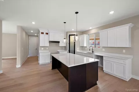 Kitchen - 23947 Sawgrass Dr, Macomb, MI 48042 photo 1 of 4