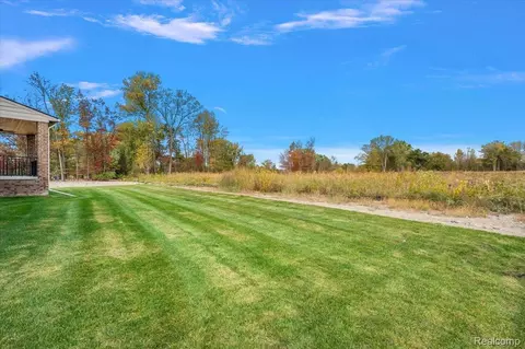 Exterior - 23947 Sawgrass Dr, Macomb, MI 48042 photo 8 of 8