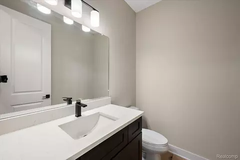 Bath - 23947 Sawgrass Dr, Macomb, MI 48042 photo 1 of 15