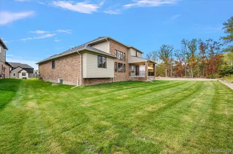 Exterior - 23947 Sawgrass Dr, Macomb, MI 48042 photo 7 of 8