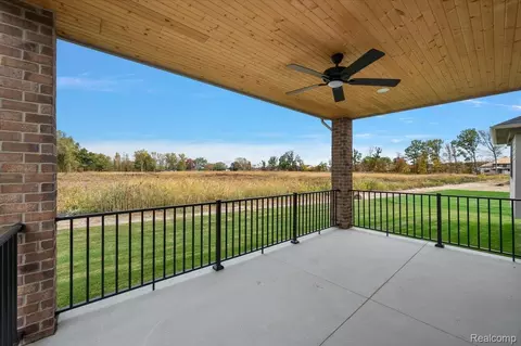 Exterior - 23947 Sawgrass Dr, Macomb, MI 48042 photo 5 of 8