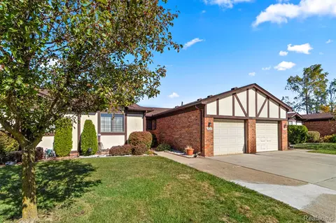 5419 Duke Ct, Warren, MI 48091