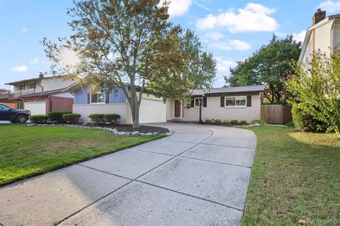 44127 Arlington Rd, Canton, MI 48187