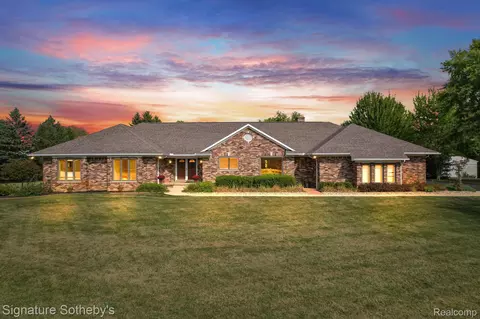 840 Eager Rd, Oceola, MI 48843