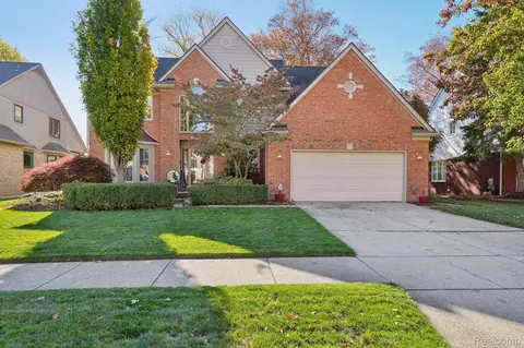 20346 Windham Dr, Macomb, MI 48044