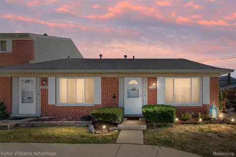 29102 Manchester St, Westland, MI 48185