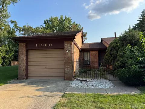 11960 E Fort Lauderdale St, Warren, MI 48093
