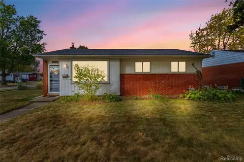 30719 Bradner Dr, Warren, MI 48088