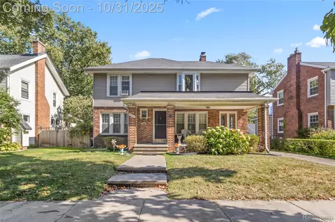 2224 Maplewood Ave, Royal Oak, MI 48073