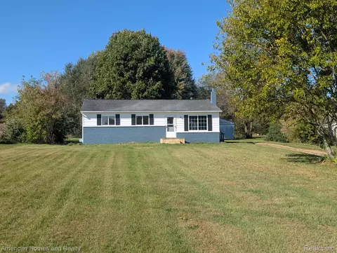 6585 N Lake Rd, Marathon, MI 48464