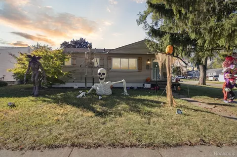 32155 Melton St, Westland, MI 48186