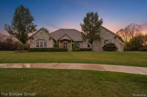 9398 Highland Ct, Davison, MI 48423