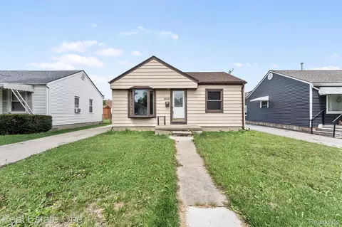 1840 Morris Ave, Lincoln Park, MI 48146
