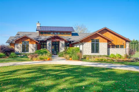 1260 Pingree Rd, Marion, MI 48843