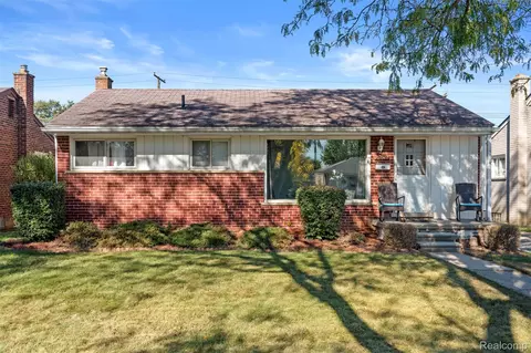 27566 Sheridan St, Garden City, MI 48135